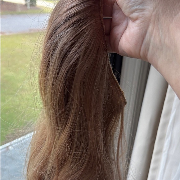 Elegant Wavy Blonde halo hair extensions 23” - Picture 5 of 6